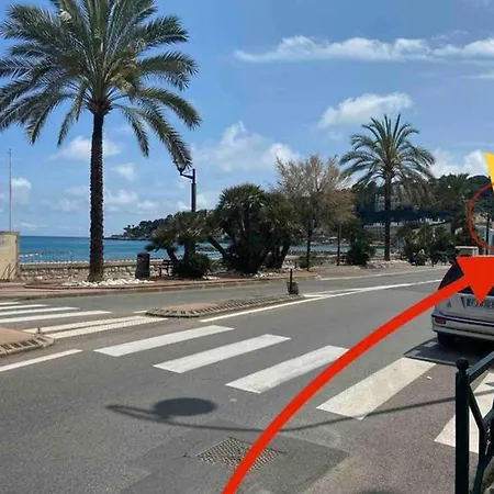 Small One Bedroom On The Beach Διαμέρισμα *
