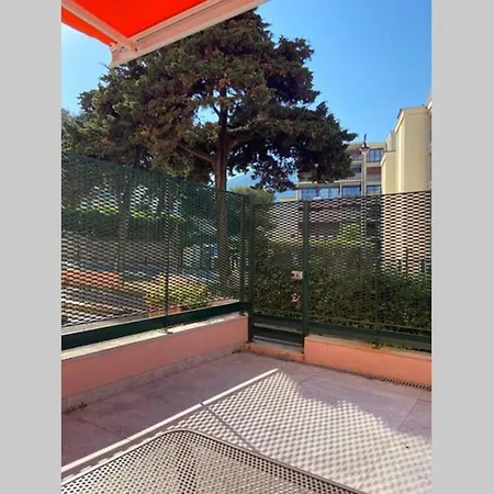 Small One Bedroom On The Beach Roquebrune-Cap-Martin