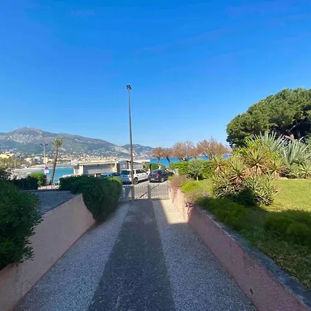 Διαμέρισμα Small One Bedroom On The Beach *
